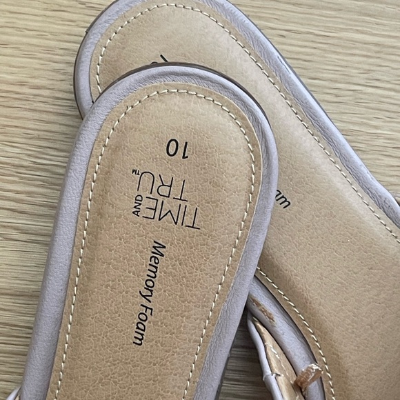 Time and Tru memory foam flats in great condition size 10 - Picture 7 of 7